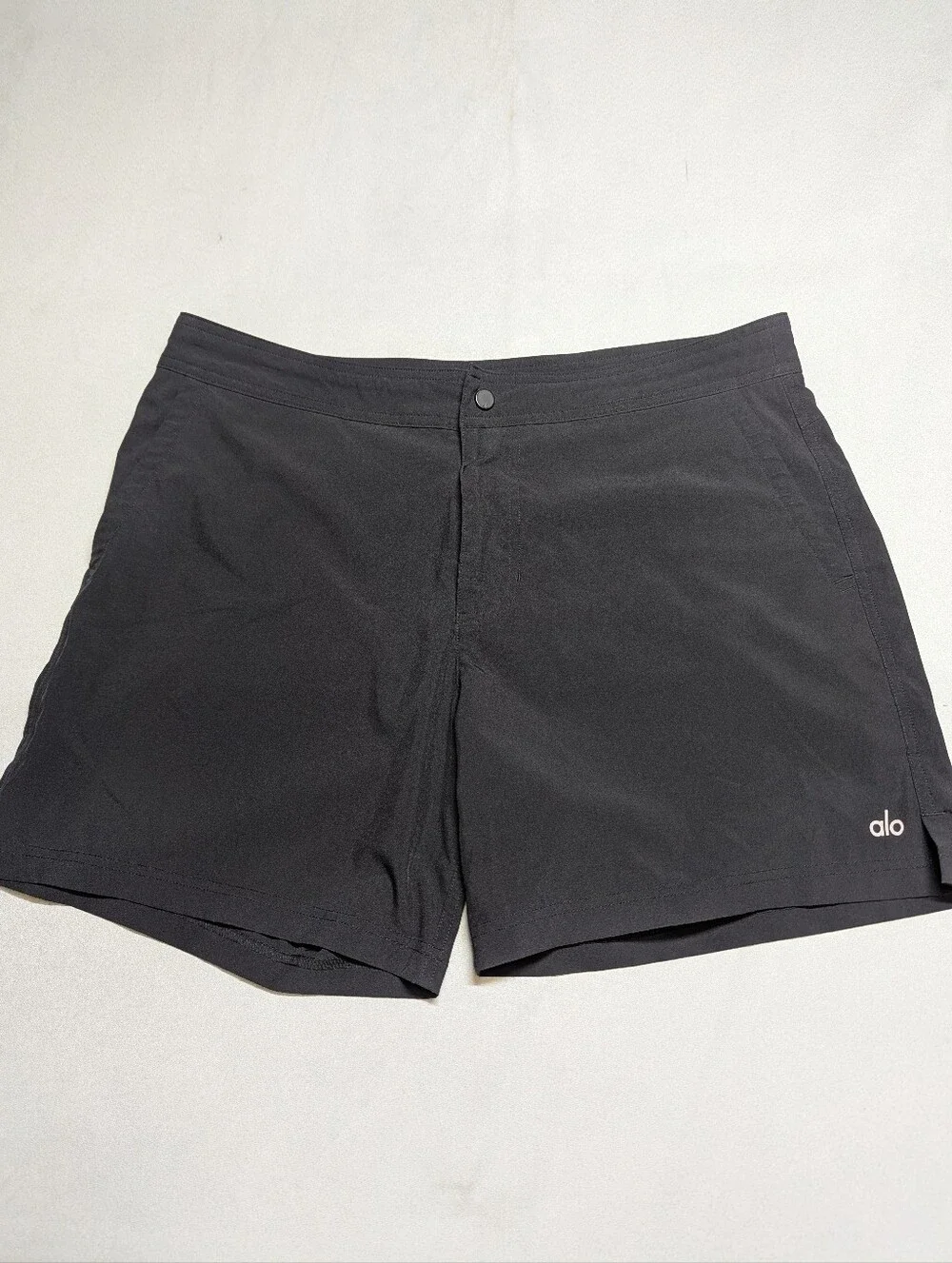 ALO Yoga Men's Triumph Restore Sweat Shorts (Black) – Size Large